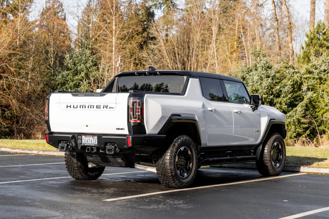 2022 GMC Hummer EV - Image 6 of 31