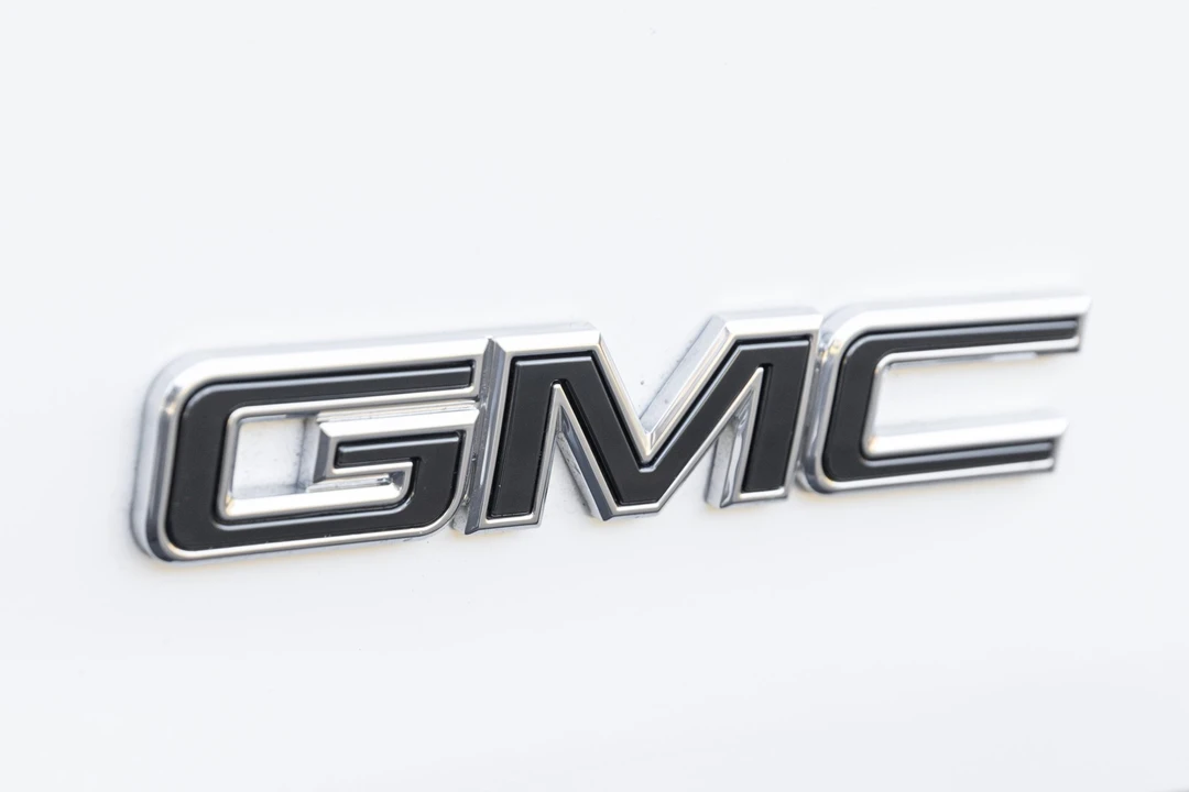 2022 GMC Hummer EV - Image 24 of 31