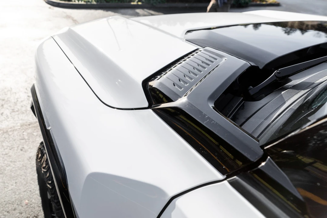2022 GMC Hummer EV - Image 14 of 31