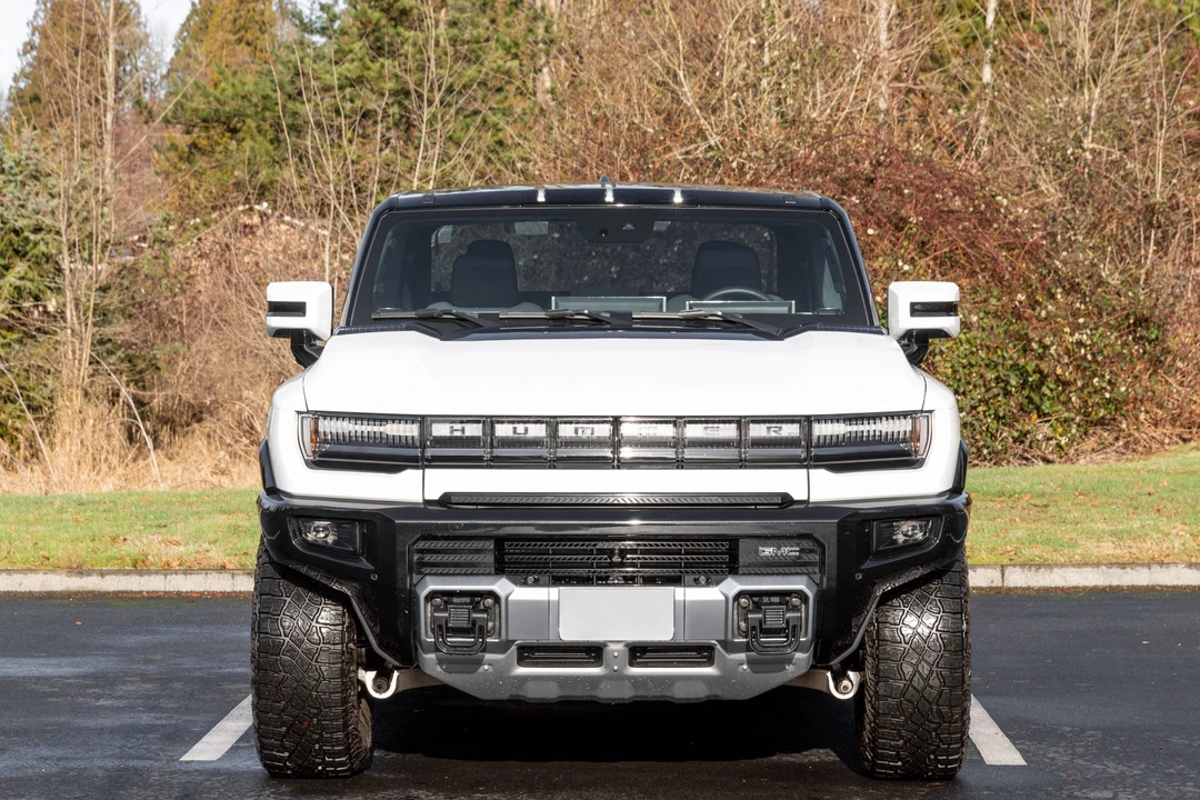 2022 GMC Hummer EV - Image 9 of 31