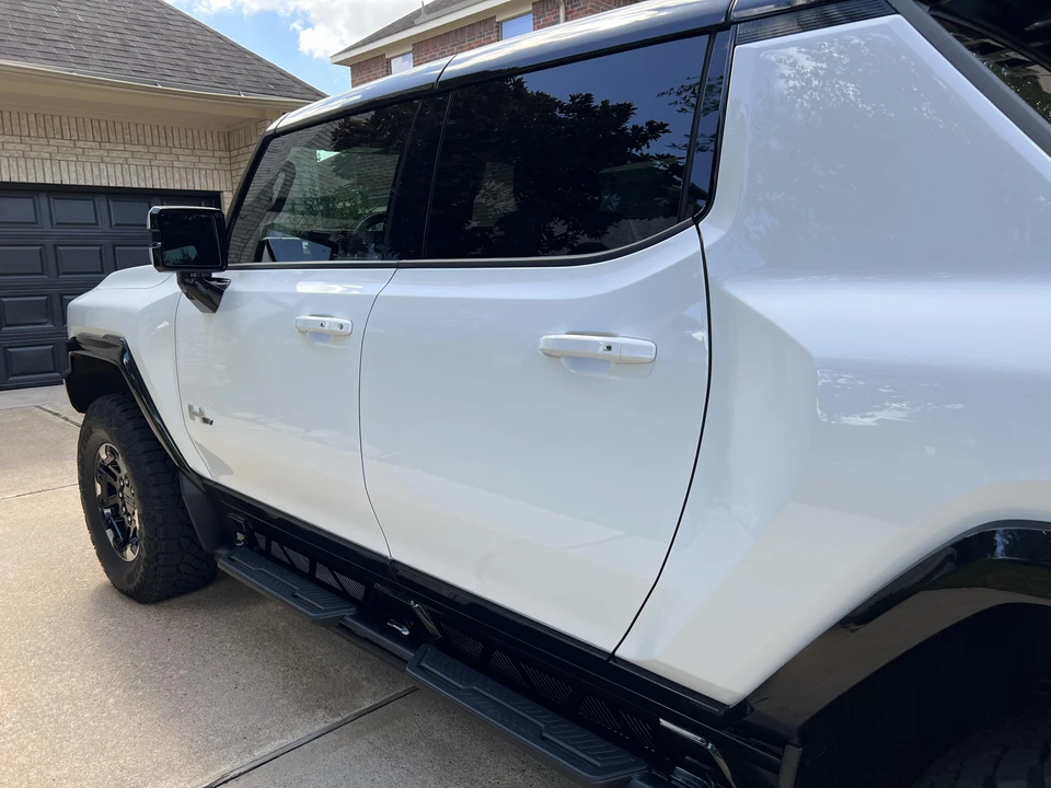 2022 GMC Hummer EV - Image 30 of 31