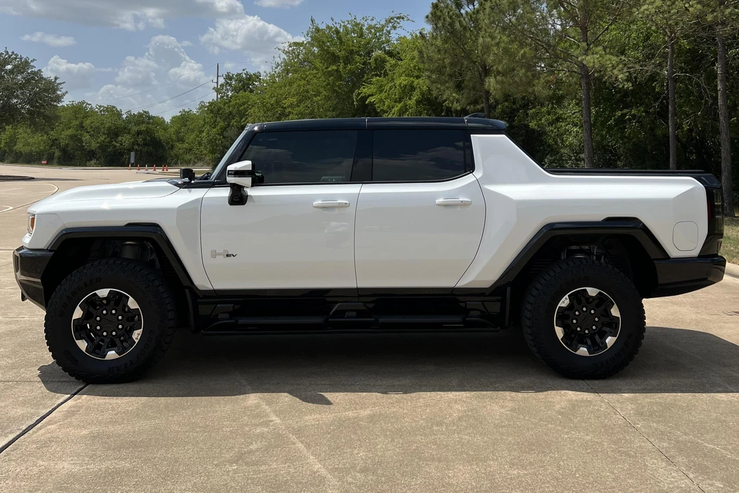 2022 GMC Hummer EV - Image 3 of 31