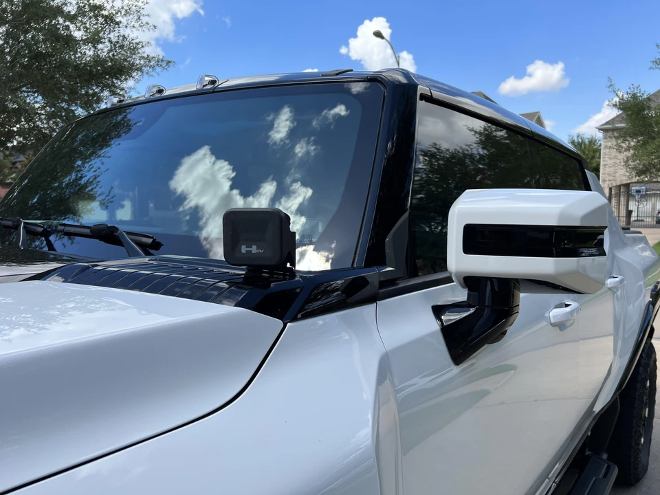 2022 GMC Hummer EV - Image 25 of 31