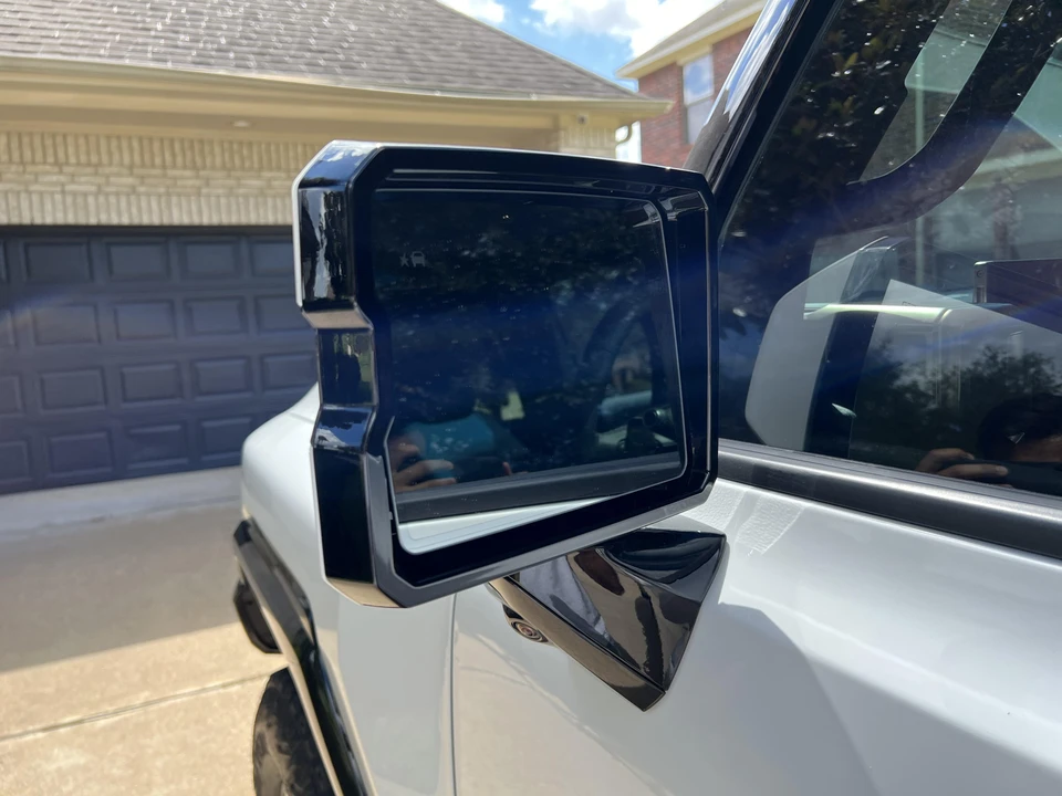 2022 GMC Hummer EV - Image 27 of 31