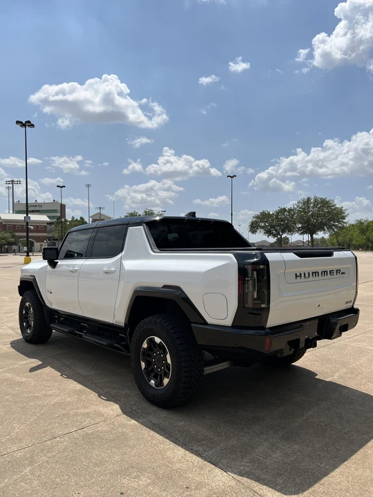 2022 GMC Hummer EV - Image 8 of 31