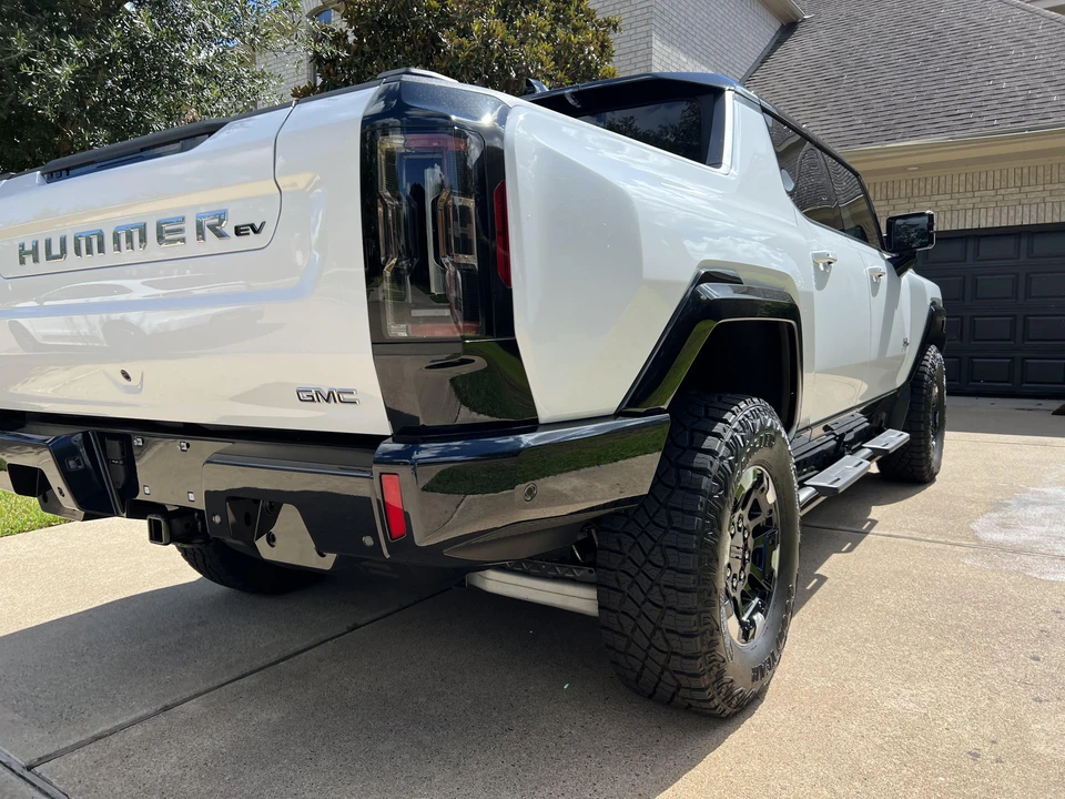 2022 GMC Hummer EV - Image 12 of 31