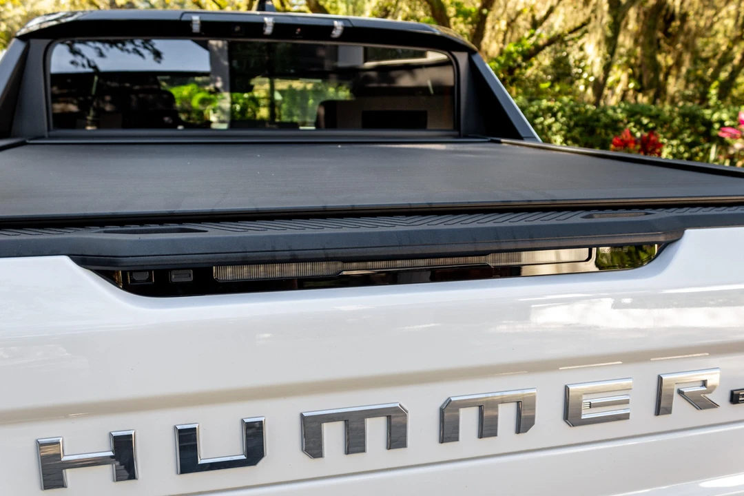 2022 GMC Hummer EV - Image 28 of 31