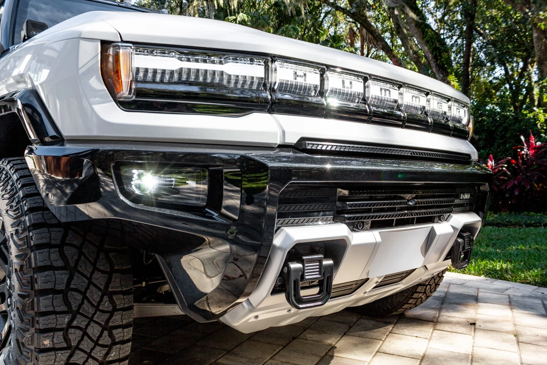 2022 GMC Hummer EV - Image 15 of 31