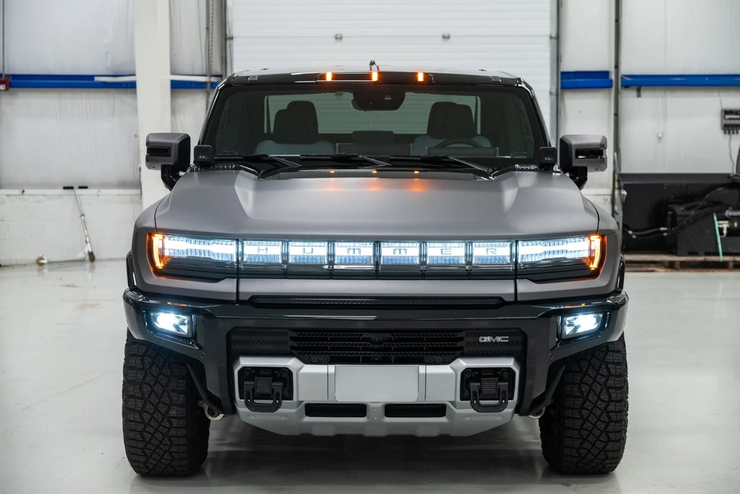 2022 GMC Hummer EV - Image 8 of 31