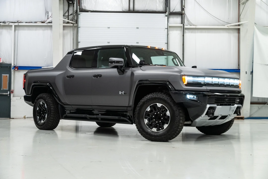 2022 GMC Hummer EV - Image 17 of 31