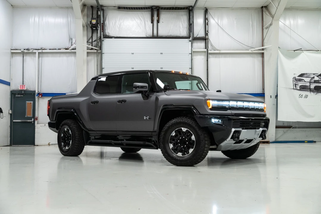 2022 GMC Hummer EV - Image 16 of 31