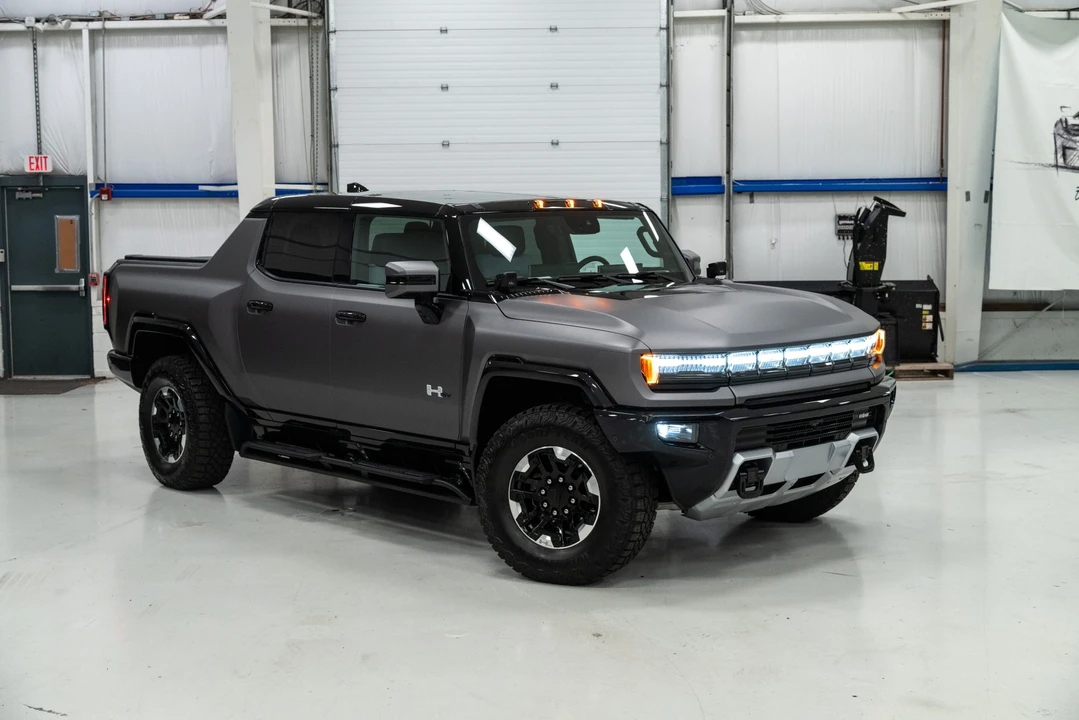 2022 GMC Hummer EV - Image 14 of 31