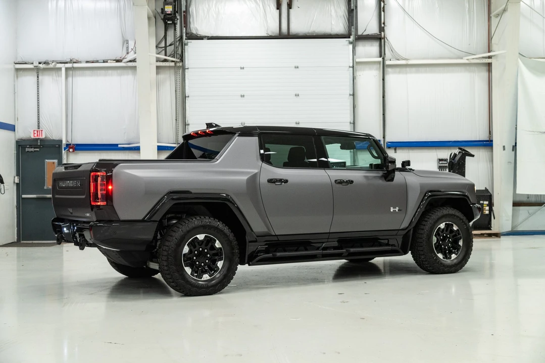 2022 GMC Hummer EV - Image 20 of 31