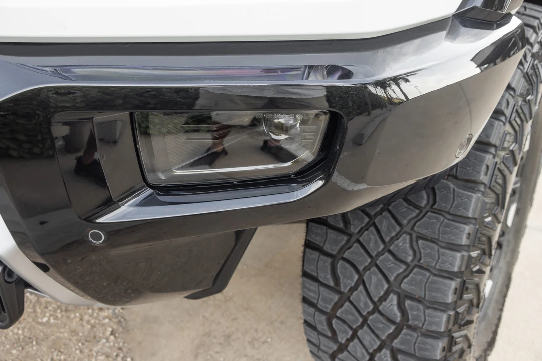 2022 GMC Hummer EV - Image 20 of 31