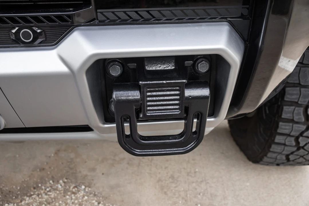 2022 GMC Hummer EV - Image 22 of 31
