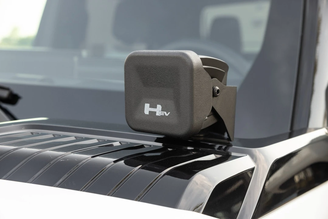 2022 GMC Hummer EV - Image 26 of 31