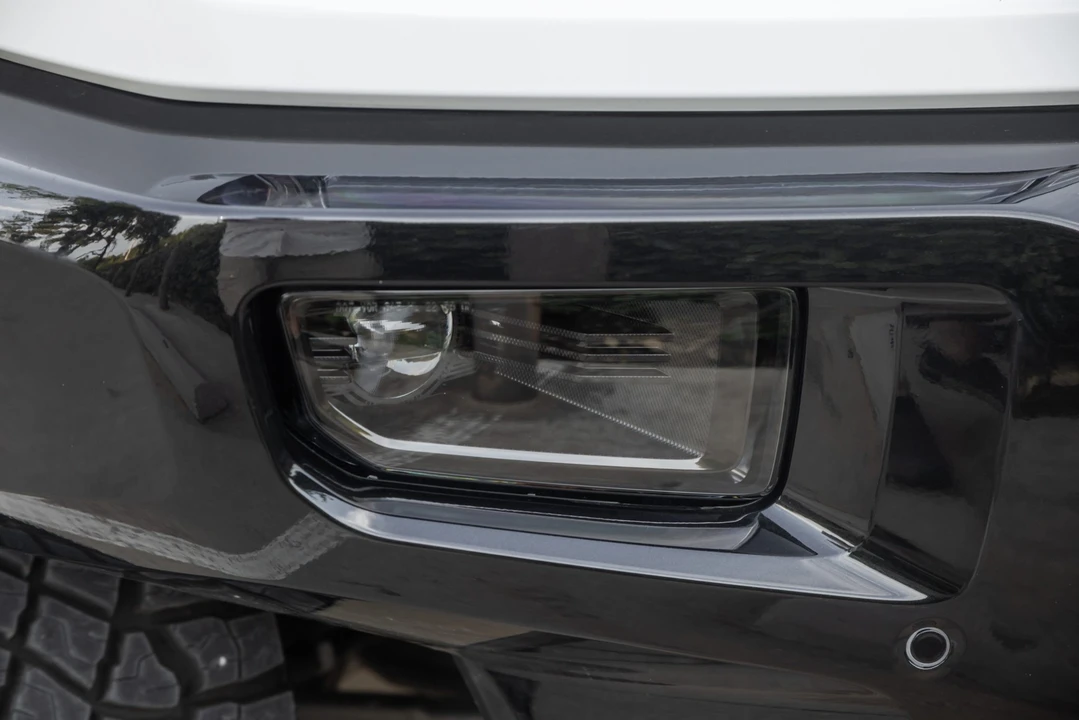 2022 GMC Hummer EV - Image 20 of 31