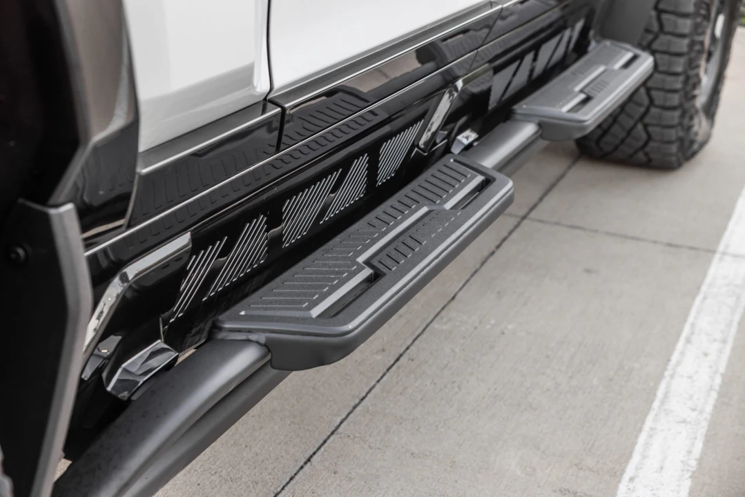 2022 GMC Hummer EV - Image 31 of 31
