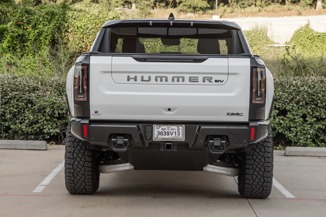 2022 GMC Hummer EV - Image 7 of 31
