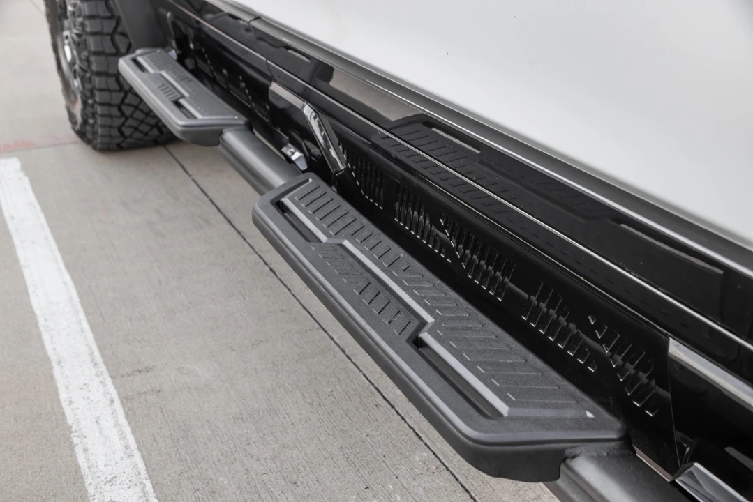 2022 GMC Hummer EV - Image 30 of 31