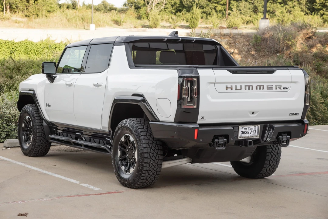 2022 GMC Hummer EV - Image 8 of 31