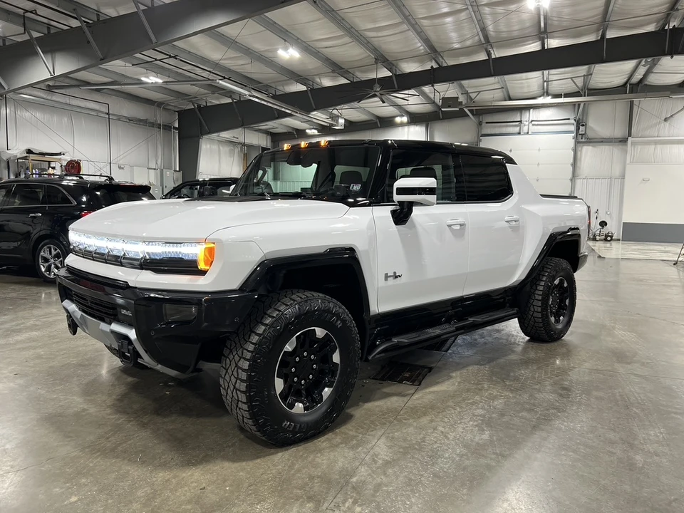 2022 GMC Hummer EV - Image 5 of 31