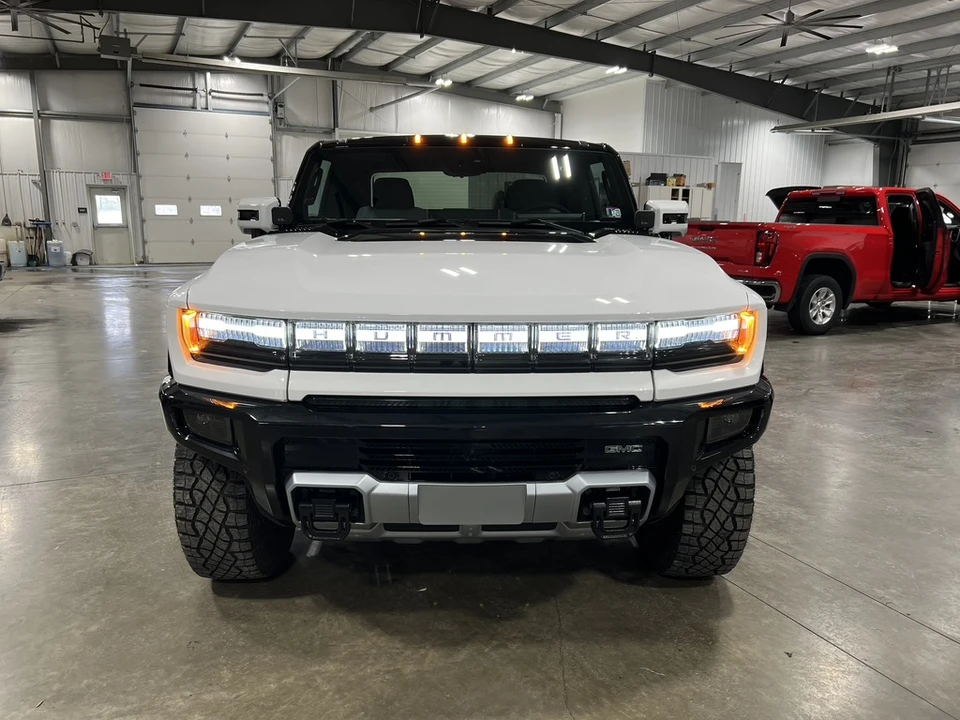 2022 GMC Hummer EV - Image 24 of 31