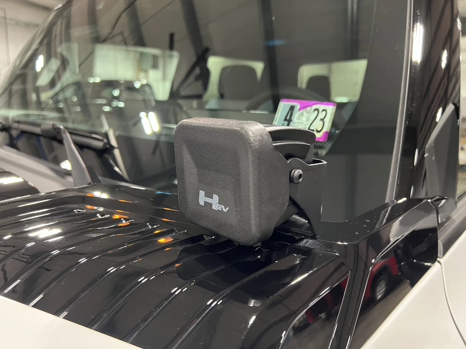 2022 GMC Hummer EV - Image 30 of 31