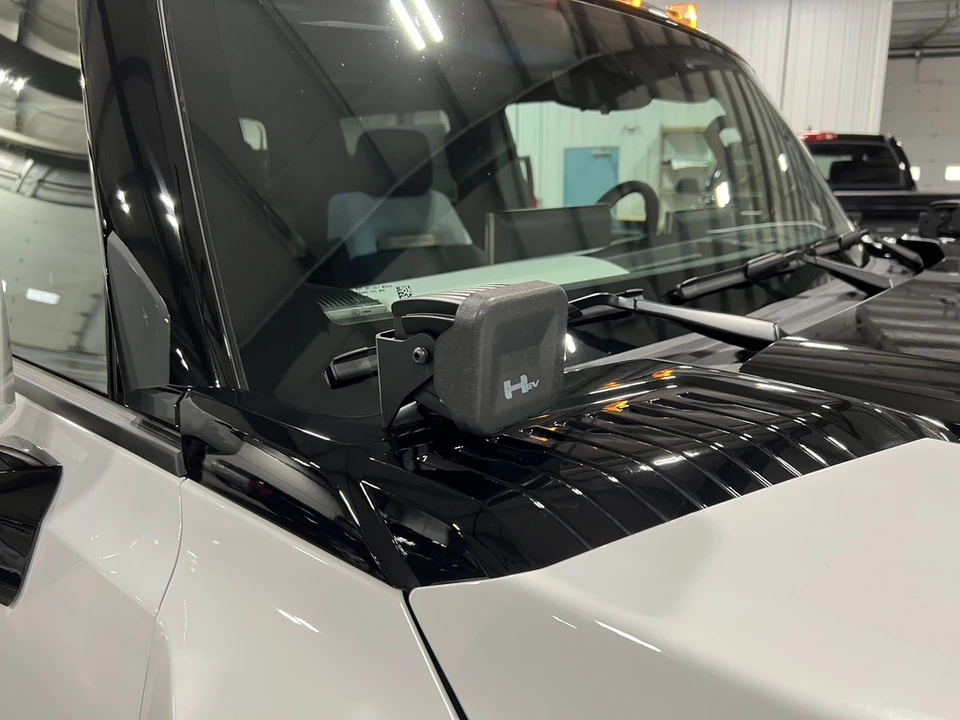 2022 GMC Hummer EV - Image 29 of 31