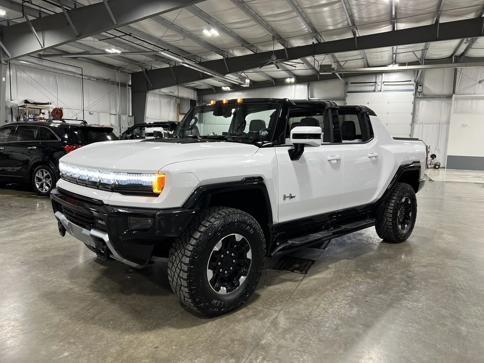 2022 GMC Hummer EV - Image 6 of 31