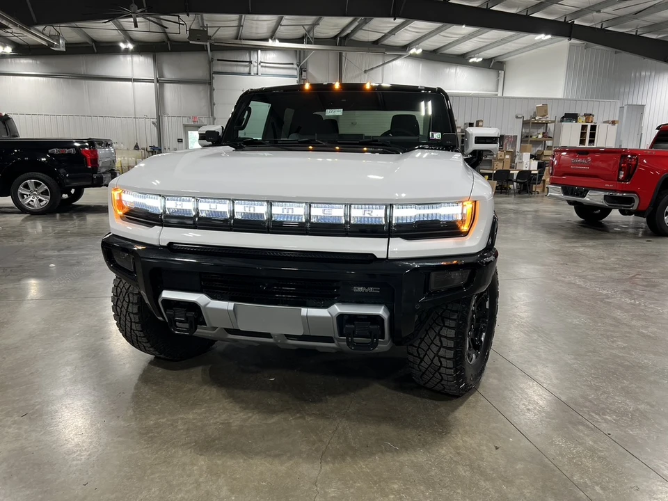 2022 GMC Hummer EV - Image 2 of 31
