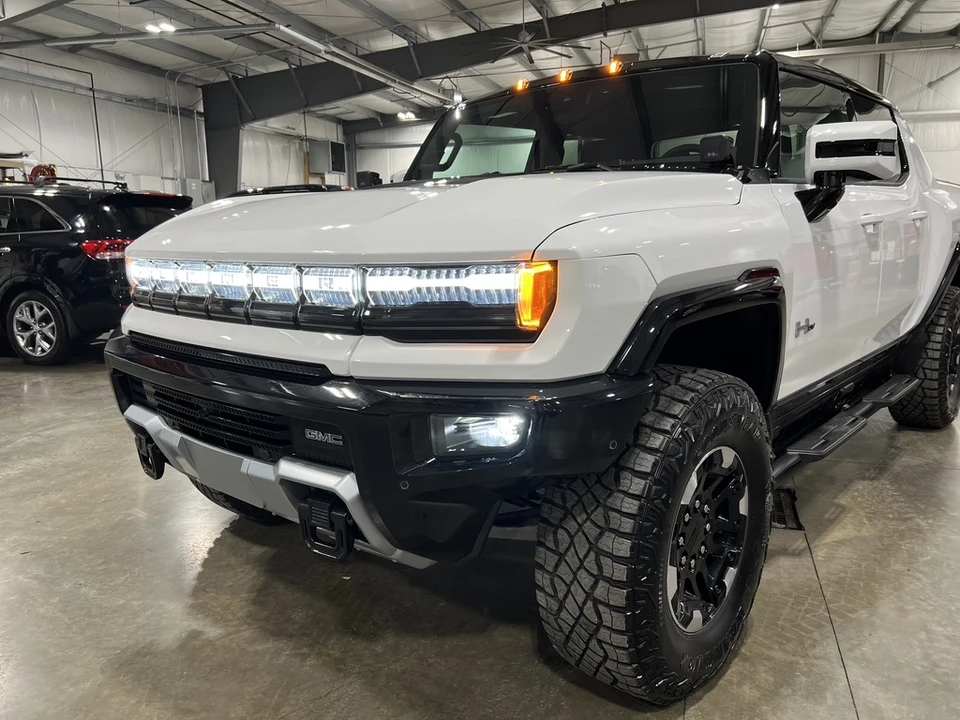 2022 GMC Hummer EV - Image 27 of 31