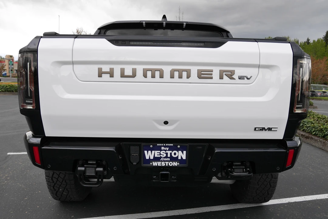 2022 GMC Hummer EV - Image 5 of 9