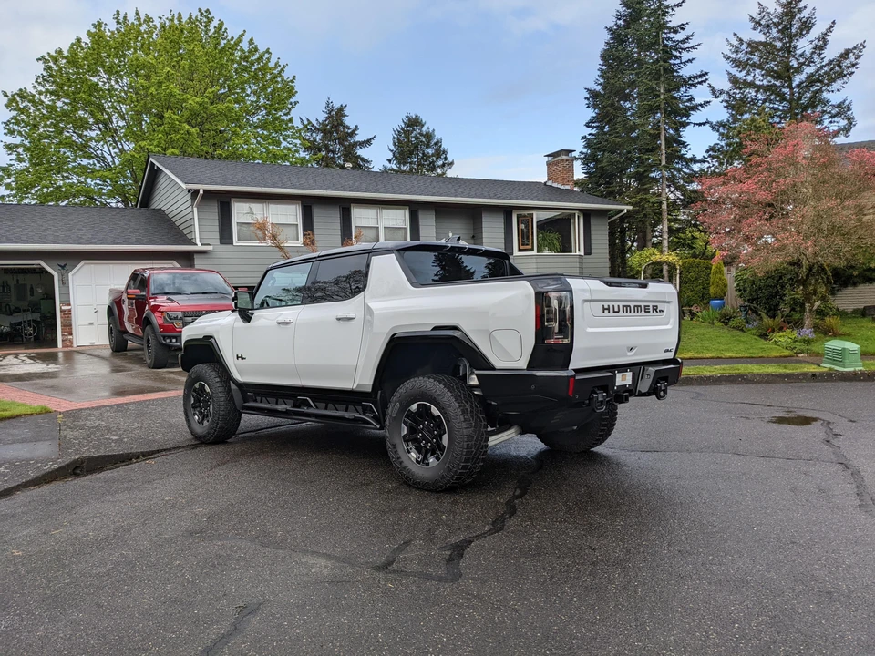 2022 GMC Hummer EV - Image 7 of 9