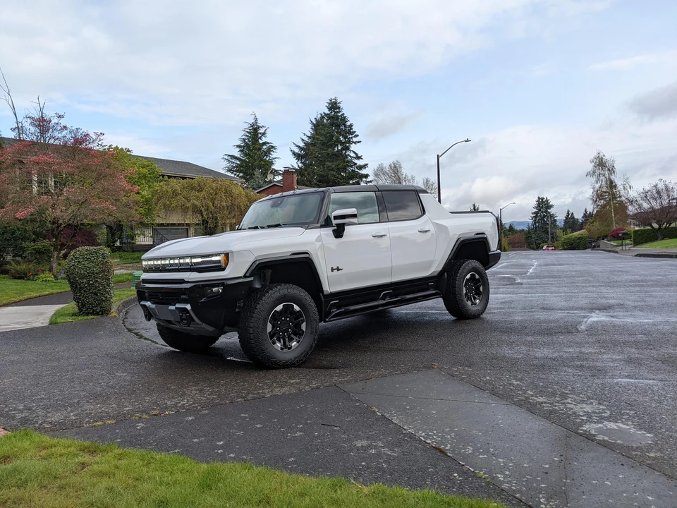 2022 GMC Hummer EV - Image 6 of 9