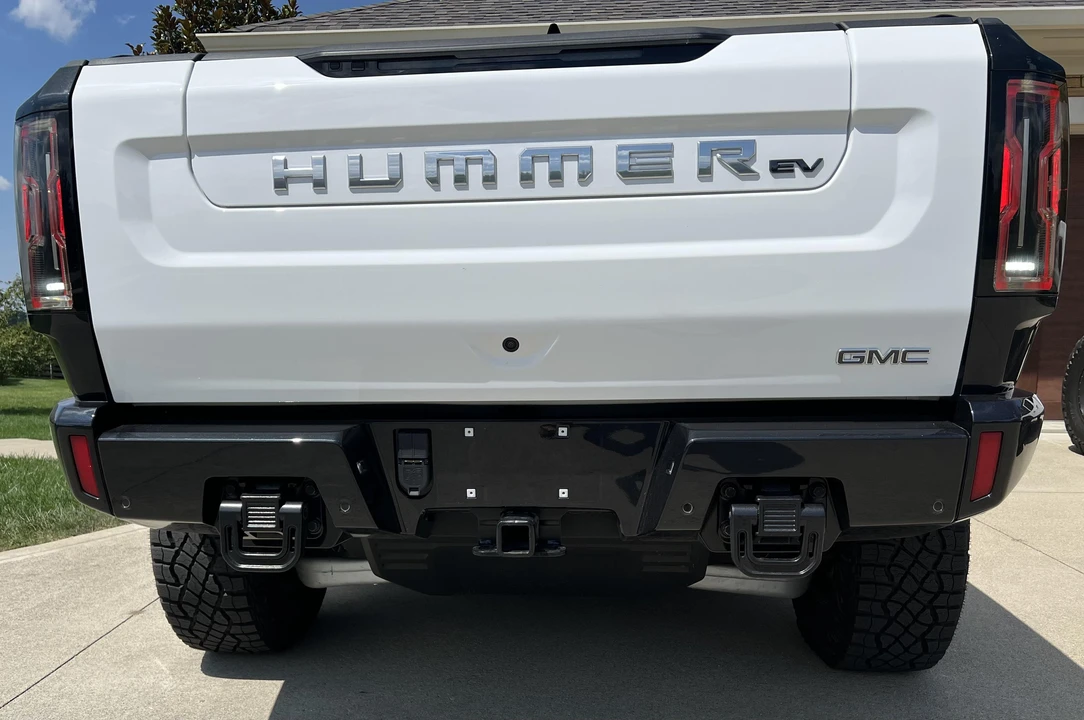 2022 GMC Hummer EV - Image 11 of 28