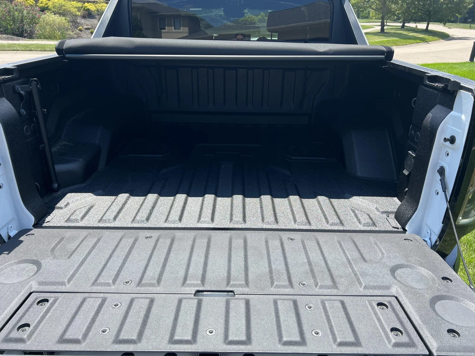 2022 GMC Hummer EV - Image 23 of 28