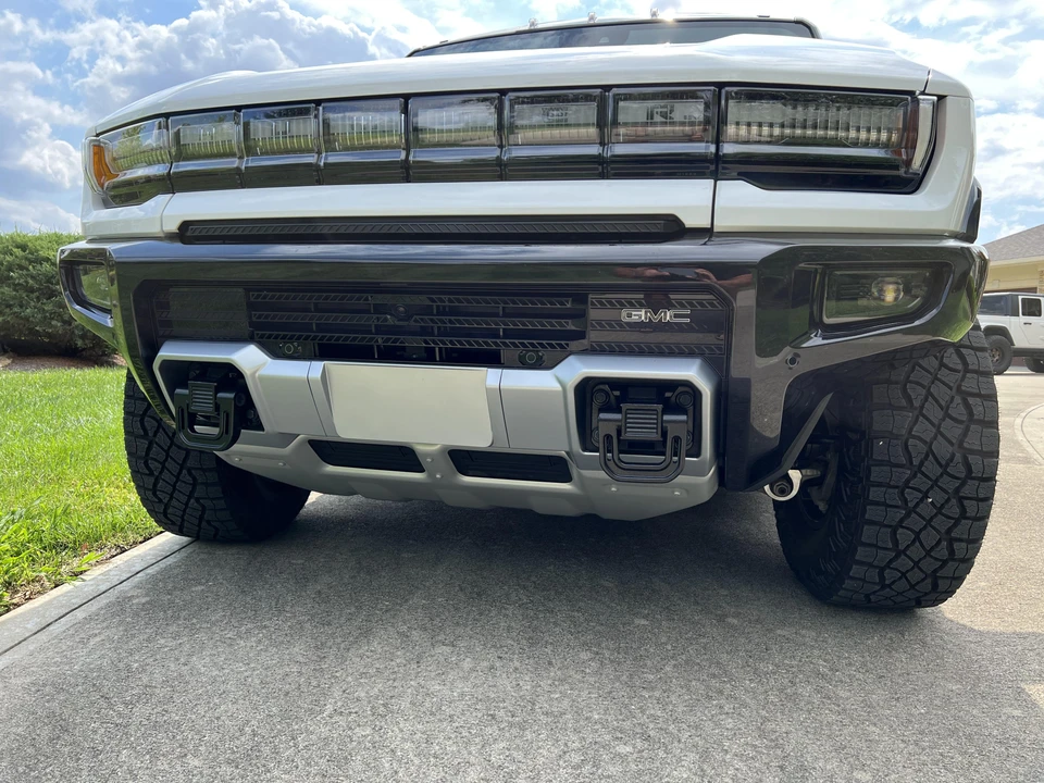 2022 GMC Hummer EV - Image 8 of 28