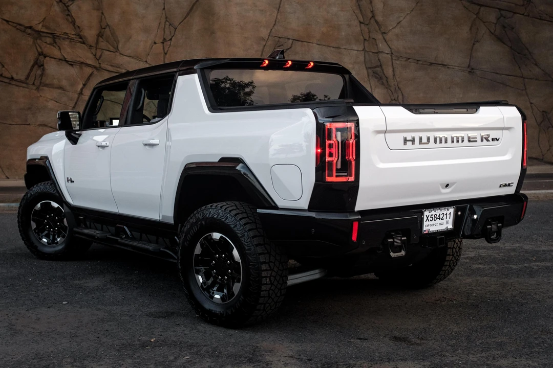 2022 GMC Hummer EV - Image 4 of 31