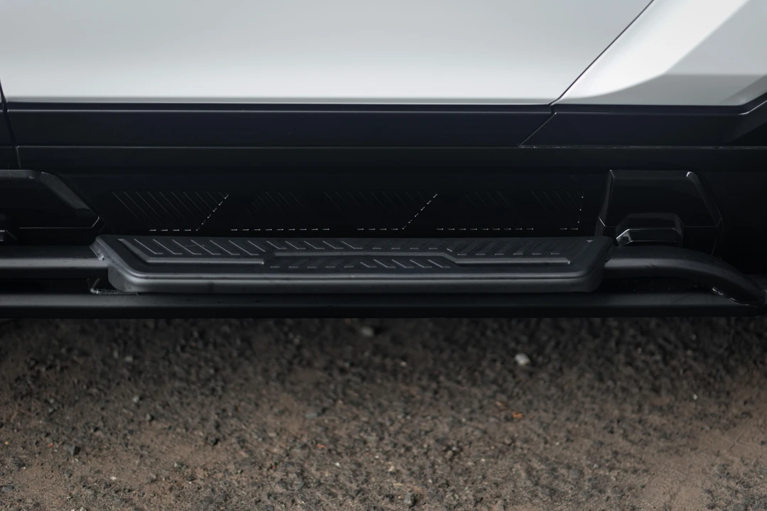 2022 GMC Hummer EV - Image 19 of 31