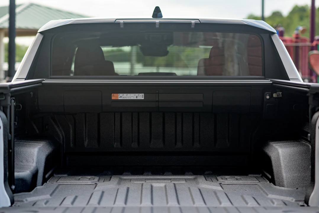 2022 GMC Hummer EV - Image 31 of 31