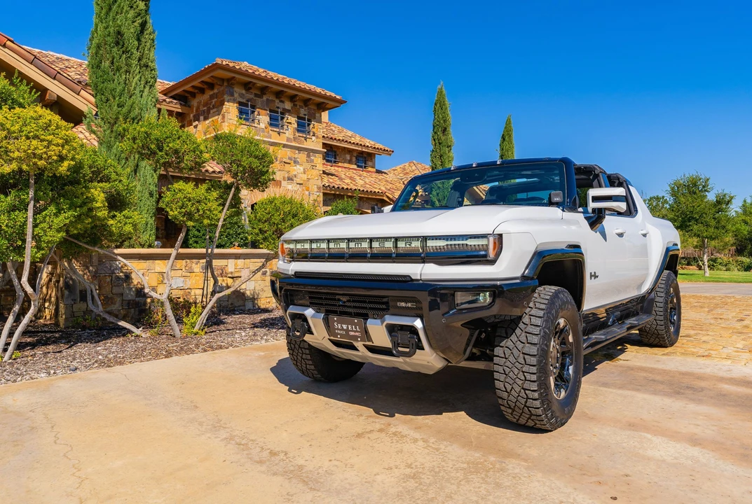 2022 GMC Hummer EV - Image 3 of 31