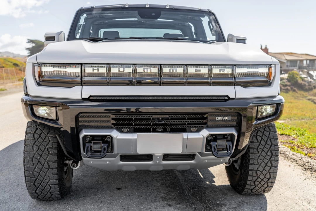 2022 GMC Hummer EV - Image 29 of 31