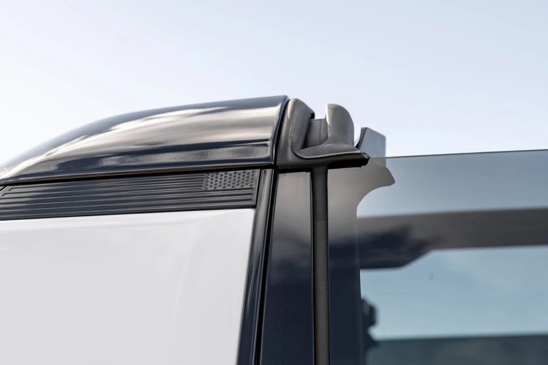 2022 GMC Hummer EV - Image 26 of 31