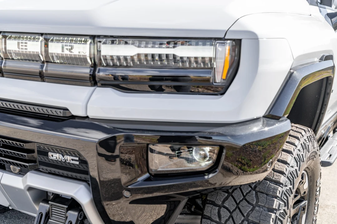 2022 GMC Hummer EV - Image 31 of 31