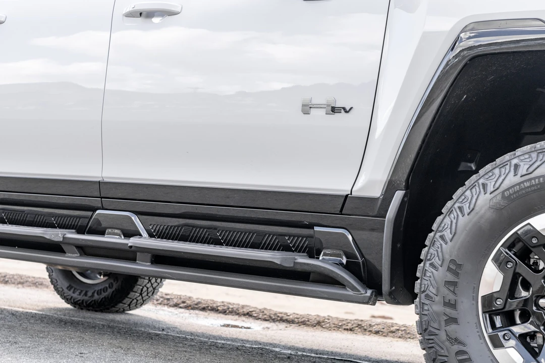 2022 GMC Hummer EV - Image 24 of 31