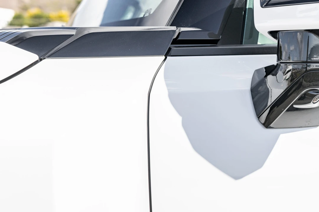 2022 GMC Hummer EV - Image 20 of 31