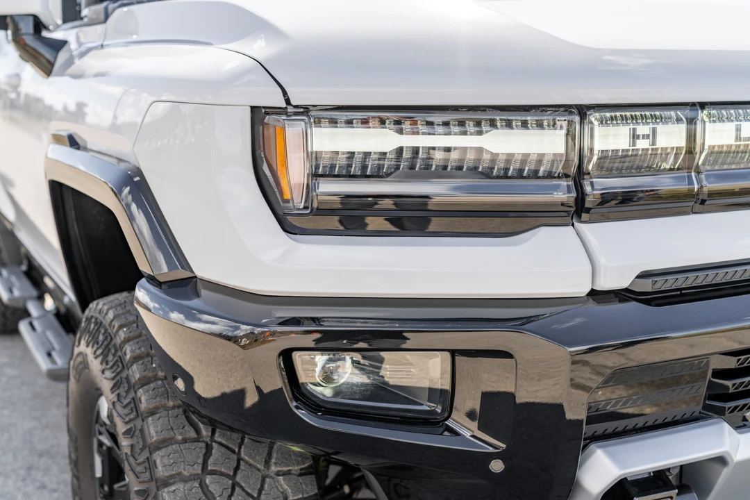 2022 GMC Hummer EV - Image 30 of 31