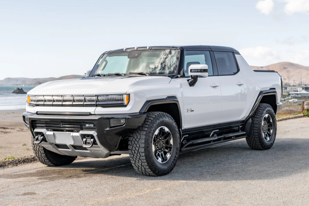 2022 GMC Hummer EV - Image 2 of 31