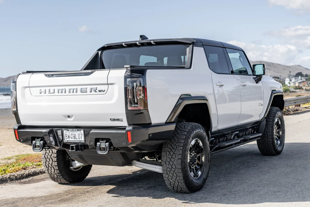2022 GMC Hummer EV - Image 6 of 31